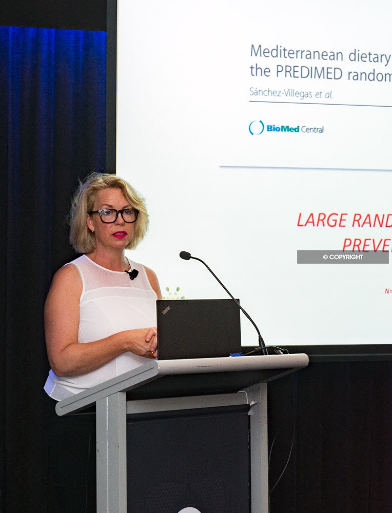 _DSC8121wr - Gaye Gee of Brisbane Commercial Photography contract for event photography for Deakin University at an Alumni Event at the Sofitel Hotel,...