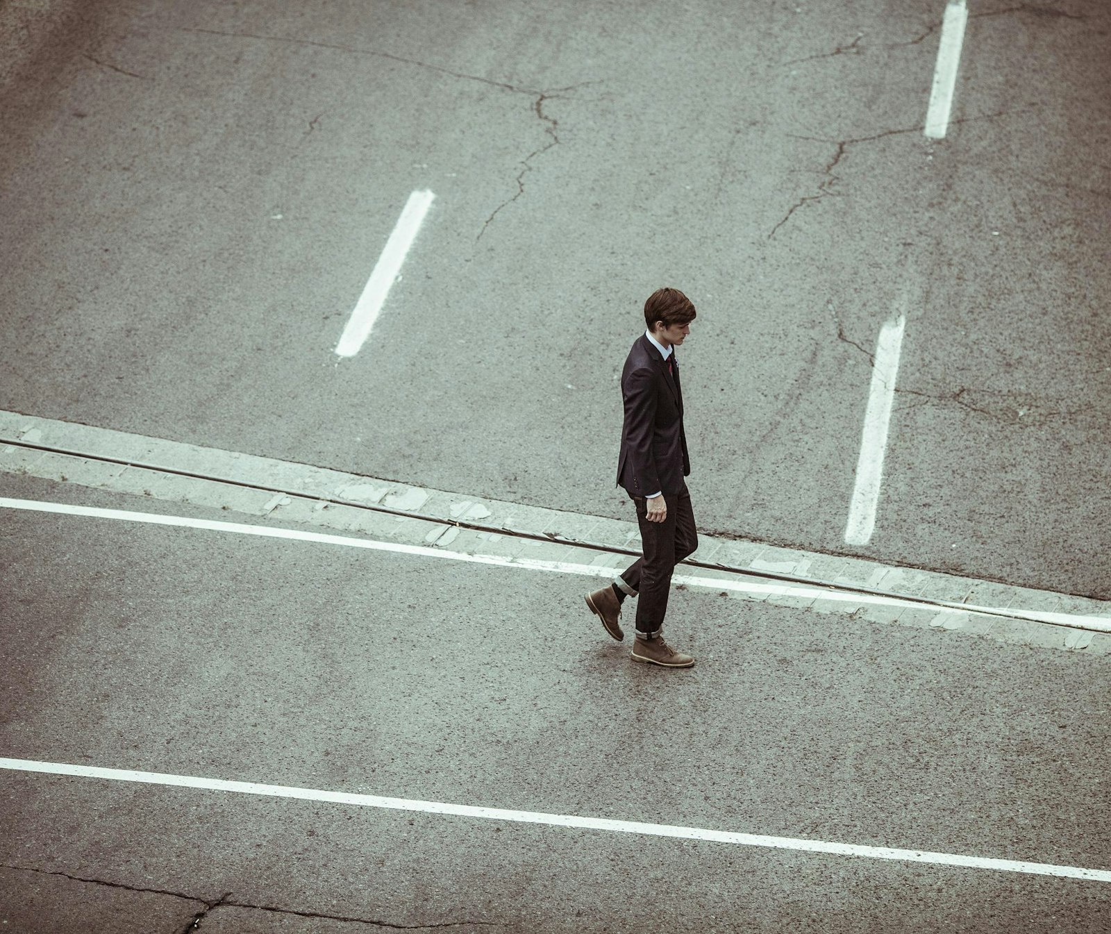 Dude walkin